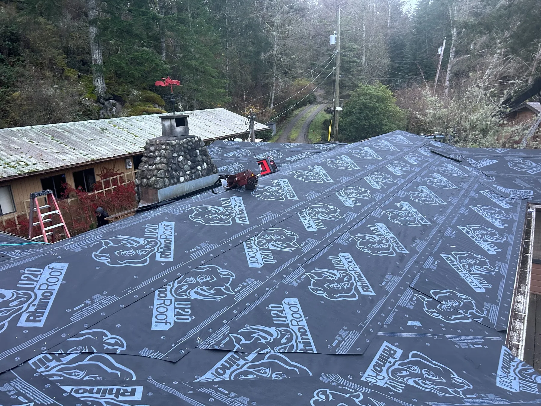 Roof repair and waterproofing work